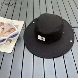 Mui Mui Hat Designer de luxe MIUI HAT Men des femmes Caps Logo Broidered Wide Brim Bucket Hat 5806