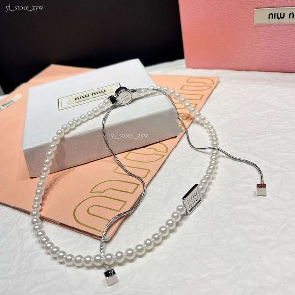 Mui Mui Collar Mujeres Mui Retro Alto Collar Pearl Light Luxury and Nicho Temperment Collarbone Chain