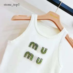 Mui Mui Shirt Mui 24SS Mui Mui Top Miumiuss T -shirt Dames kleding T -shirt Designer Women Sexy Halter Tops Party Crop Top Borduurde tanktop Lente zomer 988