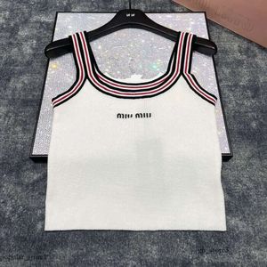 mui mui shirt Mui Mui Designer début du printemps nouveau Style américain lettre motif couleur blocage conception sans manches fille épicée tricoté gilet t-shirt gilet 735