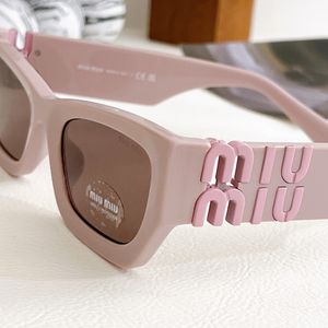 Mui Mui SMU09WS Lunettes de soleil Luxury Designer de luxe Same des lunettes de cadre carré rose pour femmes avec boîte d'origine