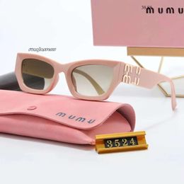 Mui Mui Lunettes de soleil Designer Butterfly For Womens Sunglass Rose Circle UV400 Personnalité pour hommes Rétros Premium Lunets Hot Cat Eye Sunglasses