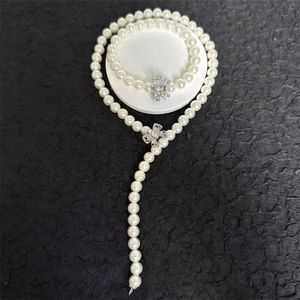 Pulsera de collar Mui Pearl Fashion Luxury Versatil Butterfly Butterfly Hebilla colgante de perlas