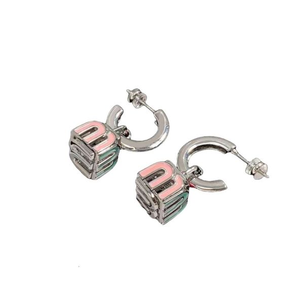 Muimu Boucle D'oreille Bijoux De Créateur Qualité Originale Coloré M-Lettre Tridimensionnel Rubik's Cube Boucles D'oreilles En Émail De Haute Qualité Polyvalent Boucles D'oreilles Et Boucles D'oreilles Femme