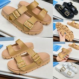 Mules a bruid en cuir Belt mule 1XX692 luxe slide designer sandaal dames slides zacht leren sandalen driehoek slides Flat Slide iconische elegante sandaal Strandsandalen