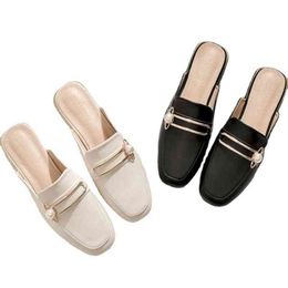 Muller Zapatillas para mujer Baotou de cuero suave real Medias zapatillas Nuevo soporte para mujer Zapatos individuales Moda para usar Chanclas de playa perezosas al aire libre 220623