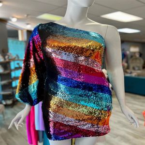 Vestido multicolor de cóctel NYE 2023 Manga larga abullonada Lentejuelas arcoíris Dama Evento formal Vestido de fiesta Un hombro Corto Club Night Ou205U