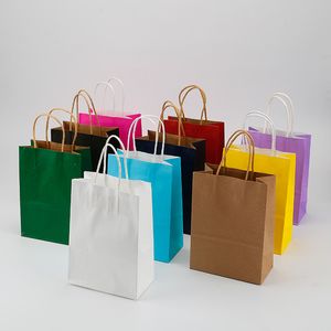 Multi-colores y tamaños Bolsa de compras de embalaje con asa de papel Kraft para paños Pantalones Prendas de vestir Bolsas de embalaje de vino al por menor con dos asas Logotipo impreso en él