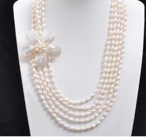 Collier de perles naturelles multiples