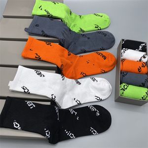 Chaussettes pour hommes de créateur de mode multicolo