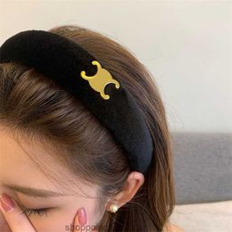 Veelkleurige hoofdbanden Fashion Furry Hairclip Brand Golden Letters Buckle Head Band Hair Accessories for Dames Ladies Party Gifts Dress