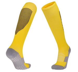 Options multicolores en plein air rayé nylon sportif long tube chaussettes compétition sports pour adultes serviette épaissie antidérapante sur le genou bas de football pour hommes