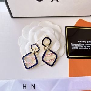 Multicolour Love Stamp Charm oorbellen Vintagee mode charrings ontwerp voor vrouwen sieraden 18k goud vergulde Europa trouwfeestpaar accessoires met geschenkenbox
