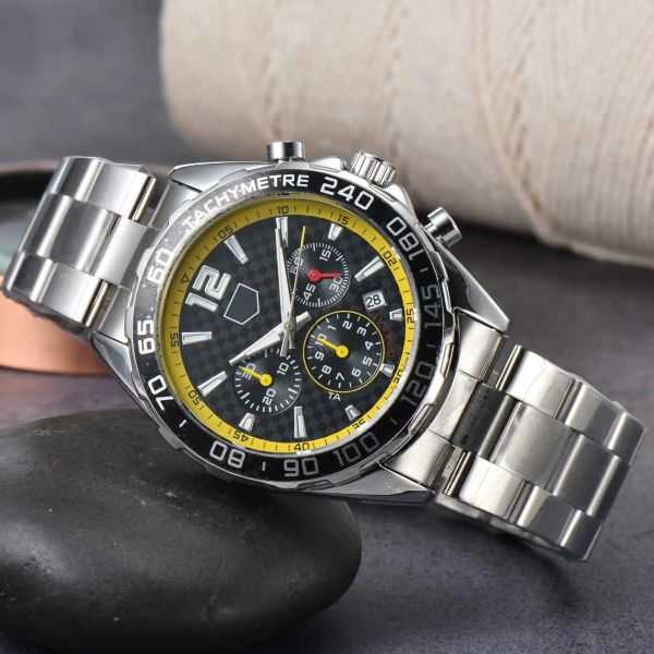 Multifonction Tog Tag Hot Formula1 Designer Luxury All Calsing Work Men's Watch Quartz Vintage à trois yeux chronographes montres Classic Sapphire Men Watches 001