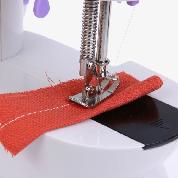 Máquina de costura en miniatura multifuncional Home Crafting Máquina de reparación con Pedal Pedal LED Accesorios para el hogar
