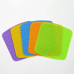 Multifuncional cuadrado resistente al calor resistente al calor Copa de silicona Cazas para soportes no deslizantes Tablero de accesorios de cocina