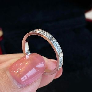 Cristaux multisize anneau argenté à plateau épais pour les femmes du zircon alliage de Noël promesse diamant rose rose dorée amoureurs de vis classiques modernes anneaux d'amour ZB019 E4