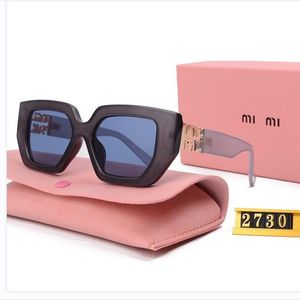 Mumu Brand Lunettes de soleil hommes Designer Fashion Women Luxury Luxury Outdoor Beach Sunglasses Personnes prenant mieux la vie 2730 7703 Exportation des limites du conducteur