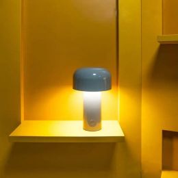 Champignonlamp opladen Touch Desk Coffee Bar, hotel slaapkamerdecoratie, Noordse creatieve sfeer, kleine nachtlamp