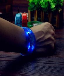 Musique Activé de contrôle sonore LED Bracelet Bracelet Light Up Bangle Brangle de bracelet Club Party Bar Cheer Anneau de main lumineux Glow Stick1254782