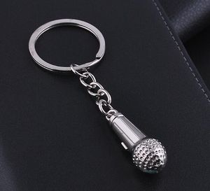 Amantes de la música joyería de moda micrófono encanto llaveros de acero inoxidable porte clef llavero para hombres mujeres regalo de personalidad