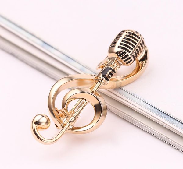 Note de musique Music Gold Microphone Shape Brooches for Women Men Singer Club Badge Vêtements Accessoires Rock Brooch Pins Cadeaux 5670913
