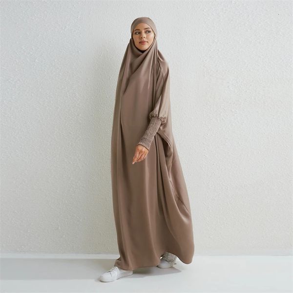 Abaya musulmana con capucha y manga fruncida, vestido de oración de una pieza, ropa islámica Jilbab para mujer, bata negra saudí de Dubái, modestia turca 240309