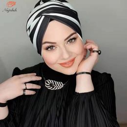 Musulmán Abaya modal modal subconma de hijab abayas hijabs gorras para mujer vestimenta islámica mujeres jersey bufanda turbantes envoltura turbante instantánea 240429