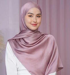 Mode musulmane Hijab Écharpe 70 * 175 cm Foulard Foulards Pour Femmes Musulmanes Head Wrap Islamique Soie Châle Bulle En Mousseline De Soie 240301