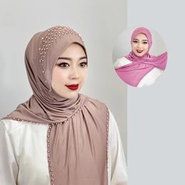 Muslim Hijab Couleur solide perlé arabe hijab long hijab femmes hijab perle douce et facile à porter Hijab Turkish Head Wrap Scarf 240409