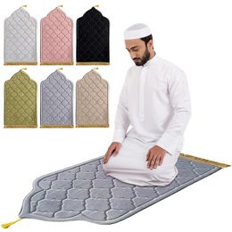 Prière musulmane Matislamic Turkish Prayer Rugsramadan Gift Prayer Mat pour les femmes et le pad Matspraying Flannel Menportable 65x110 240403