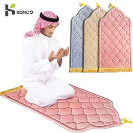 Alfombra de orilla de oración musulmana para alfombra de franela de ramadán adoración portátil de rodillas alfombras de piso de rodilla no es suave 240419