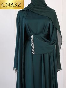 Set musulman Elegant Abaya African Black Robe avec boutons Dubaï Long Woman Soirée Robe Kaftan Marocain Mariage Caftan Ramadan 240423