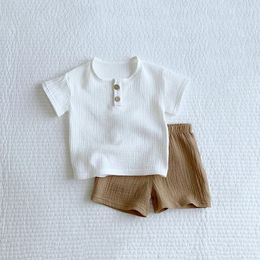 Muslin Cotton Baby Boy Clothing Set de verano para niños de manga corta Tops pantalones pantalones cortos para niños 240426