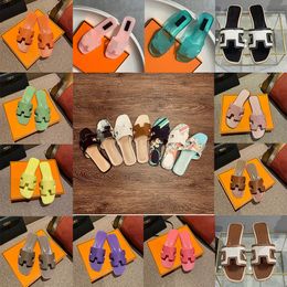 Luxurys Designers Sandales pour hommes femmes Floral Brocade slides flats cuir caoutchouc Flip Flops Gear Bottoms Beach Shoes Mocassins taille 36-45