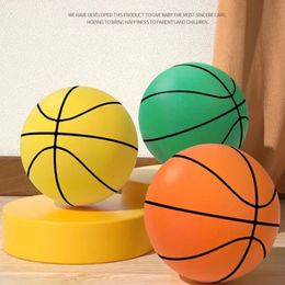 Mute Stuiterende Bal Indoor Stille Basketbal Baby Zintuiglijke Speelgoed Schuim Stille Speeltuin Voetbal Kinderen Ontwikkeling Spel Zachte Ballen 240111