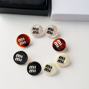 MUU – boucles d'oreilles rondes en résine pour femmes, design de luxe, noir et blanc, lettre M, colle moulée, cadeaux de fête pour femmes