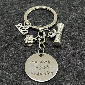 Mon histoire ne fait que commencer Bachelor Hat Graduation Certificate Keyring Memorial Women Men Key Chain