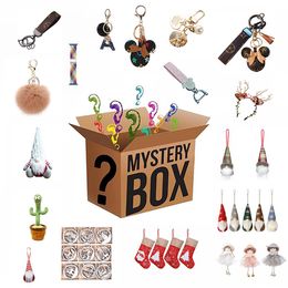 Mystery Box Kerstversiering Feestartikelen Sleutelhanger Pop Lucky Mystery Boxes Minstens 5pcs289n