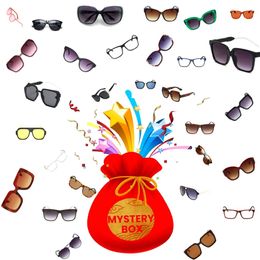 Boîte mystère pour les lunettes de soleil surprise Gift Premium Brand Sun Glasses Boutique Item aléatoire avec emballage 221g