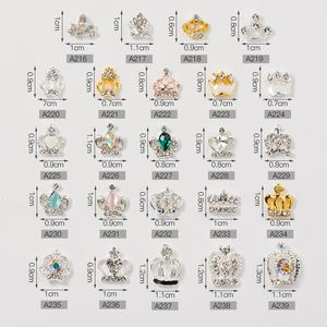 NAK ART DECORATIES 100 stcs/lot 24 ontwerpen 3D DIY Alloy Nail Art Crown Stickers Charm Segalingen UV Gel Acryl Stones Gems voor Nail Art Decoration A216 230818