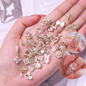 Décorations Nail Art 100pcs Luxe Papillon Ongles Charmes En Vrac Alliage Aléatoire Japonais Mixte Noeud Papillon Lune Coeur Ongles Diamants Bijoux Art Déco 230808