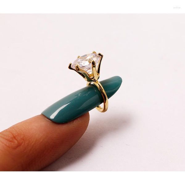 Décorations d'art nail 10pc Charme de bague en zircon japonais avec gros diamant en cristal décores 10 16 mm3d anneaux de paillettes en alliage