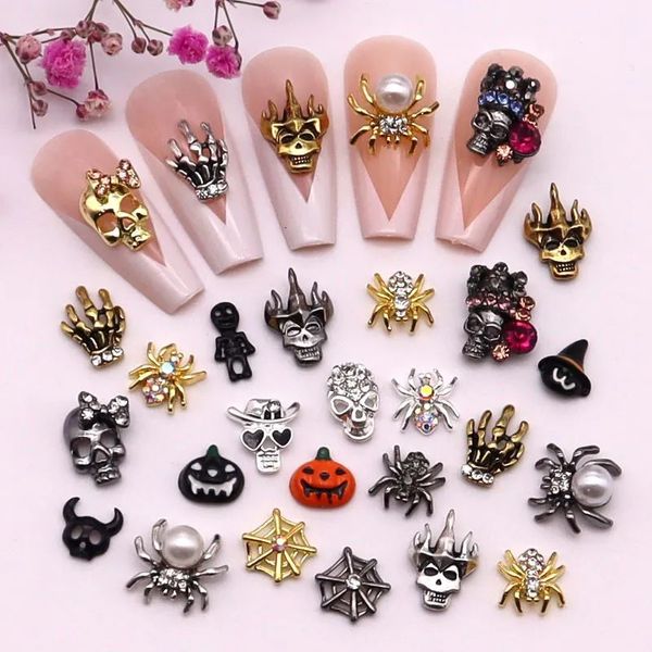 Décorations d'art d'ongle 10pcs Halloween Ornements 3D Métal Or Argent Noir Crâne Araignée Squelette Design Accessoires 231017