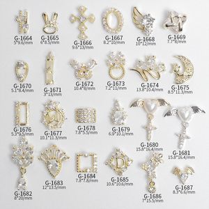 Décorations Nail Art 10pcs / lot 3D Cross Wings Zircon Cristaux Alliage Bijoux Nail Art Décorations Ongles Accessoires Charmes Fournitures G1644 230818