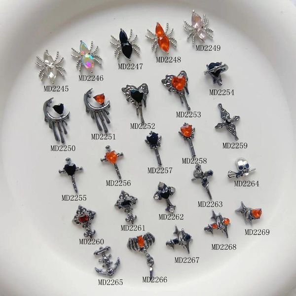 Decoraciones de arte de uñas 10 unids Metal Halloween Cross Star Moon Spider Deco 3D Charms Decoración MD2245-2269