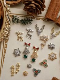 Décorations d'art d'ongle 5 pcs Accessoires d'arbre de Noël Cloche de neige Elk incrusté Rouge Vert Zircon Charms métalliques