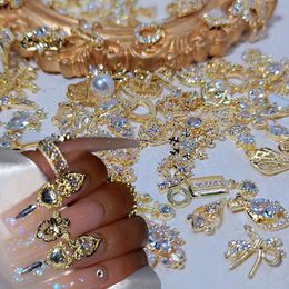 Nail Art Decorations 50pcs Lot Metal Zircon Charms Elegant Shapes S Decoration avec Gold Alloy Mix Styles Crystals Gem Supply