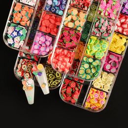 Kit per nail art 4 set Ciondoli di frutta Kawaii Set completo di decorazioni a fetta Argilla traballante Design 3D Forniture per manicure fai da te Accessori per unghie 230927