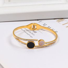 Brazalete de uñas Pulseras de diseñador Amor pulsera de diamantes Joyería Carta de lujo Colgante L Pulsera para mujeres Oro Encanto Pendiente Boda